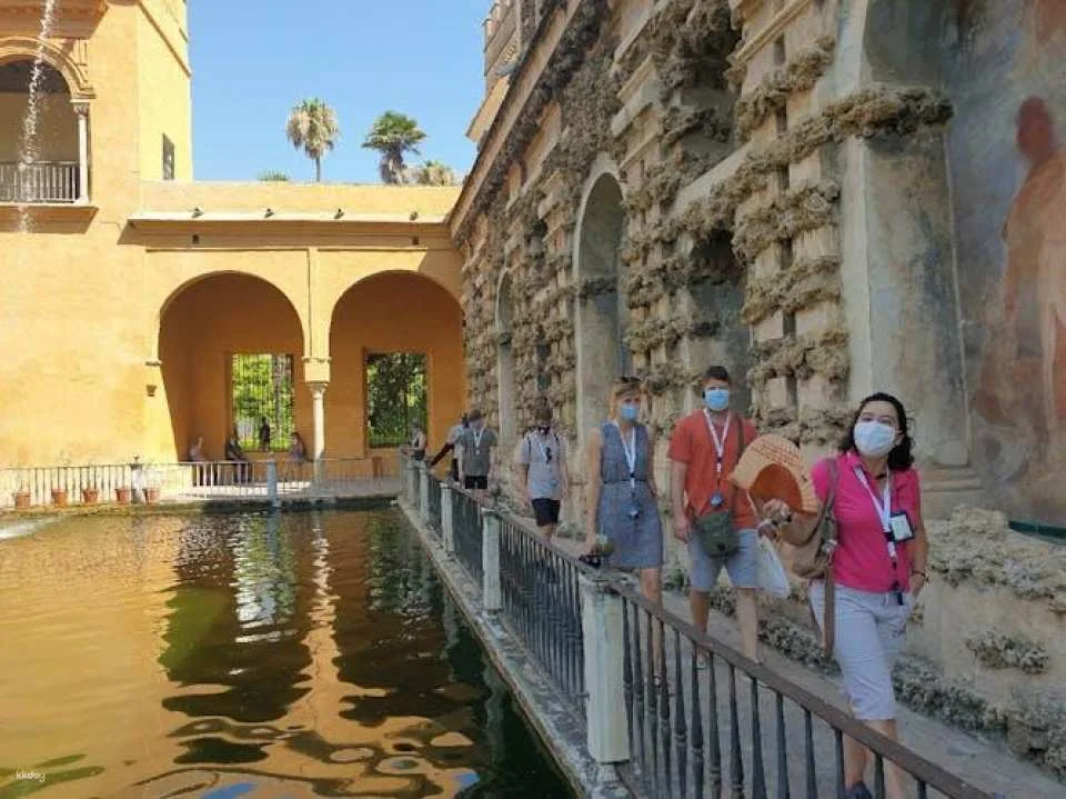 Sevilla Alcázar guided tour with priority access tickets