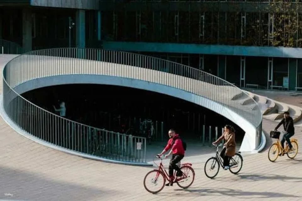 Copenhagen architecture and sustainability bike tour