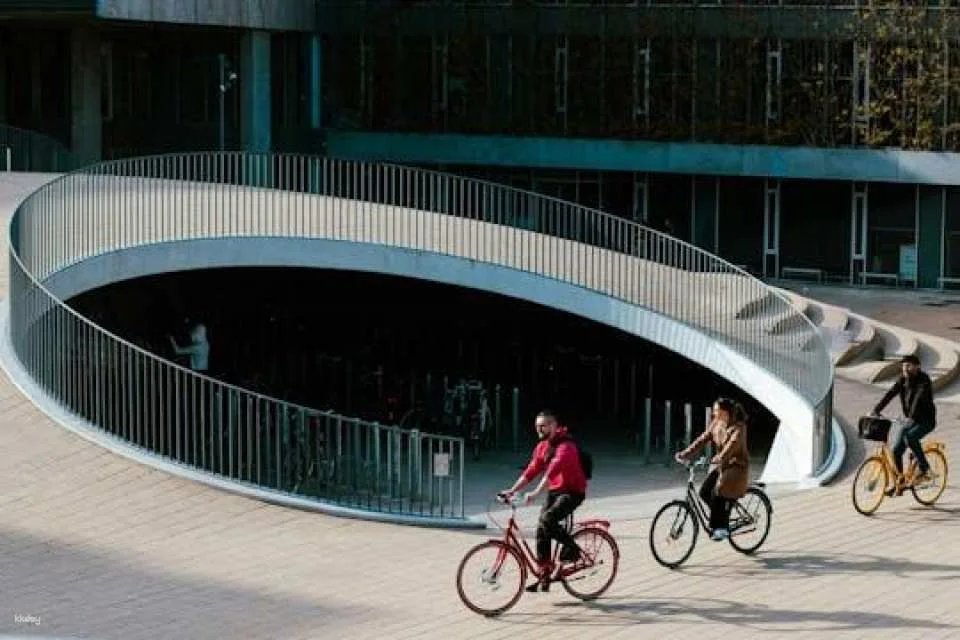 Copenhagen architecture and sustainability bike tour