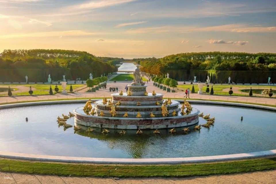 Versailles train tour from Paris with tickets to the palace