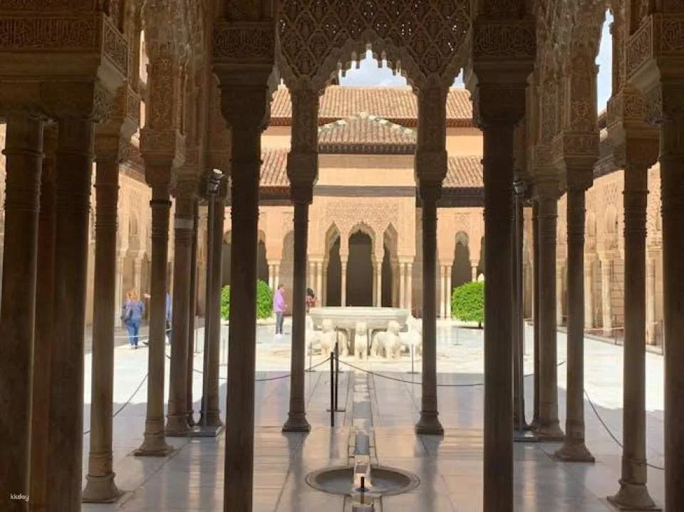 Alhambra Complex guided tour with full access