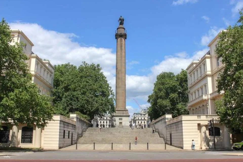 Buckingham Palace Tickets with Royal Walking Tour