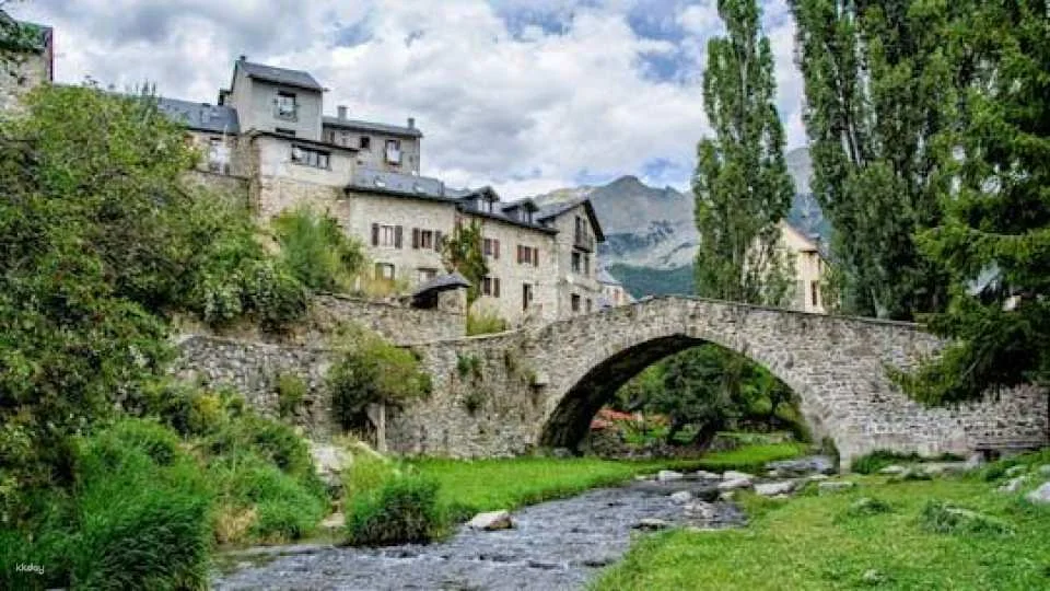 Day trip to Canfranc, Jaca, and Sallent de Gállego from Zaragoza (602270)