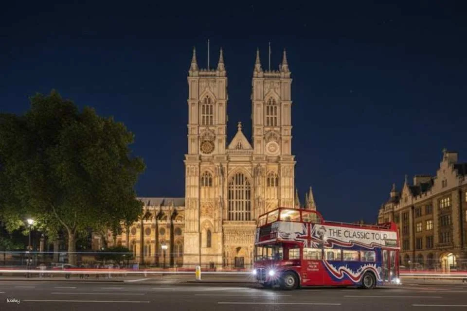 Vintage open-top bus night tour with live guide in London