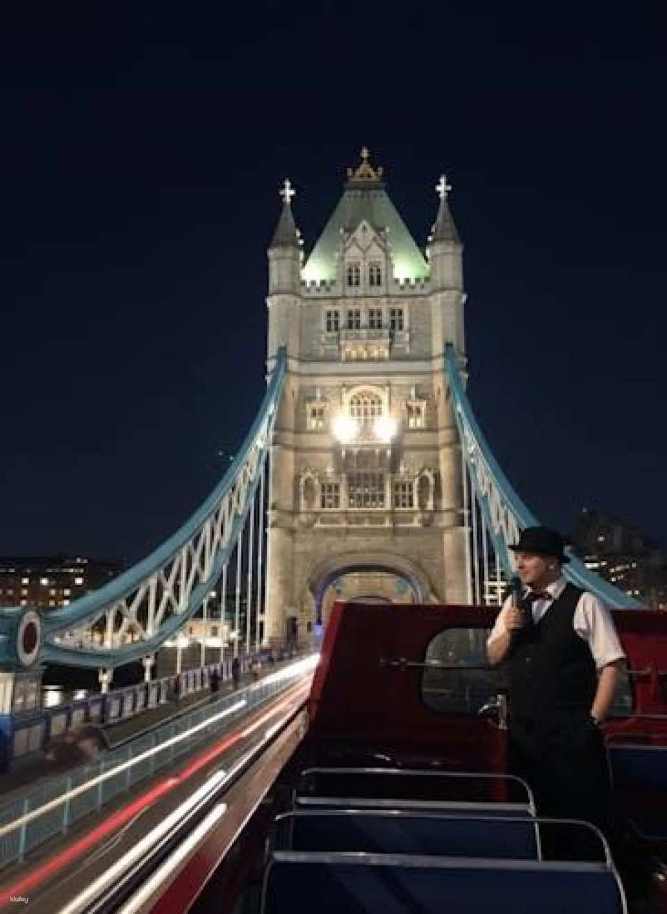 Vintage open-top bus night tour with live guide in London