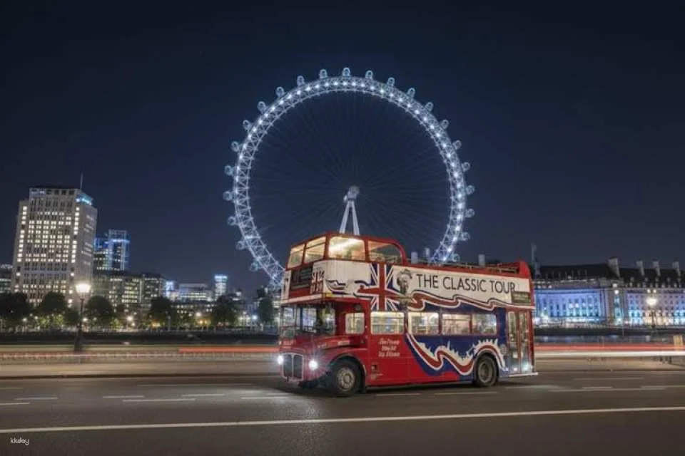 Vintage open-top bus night tour with live guide in London