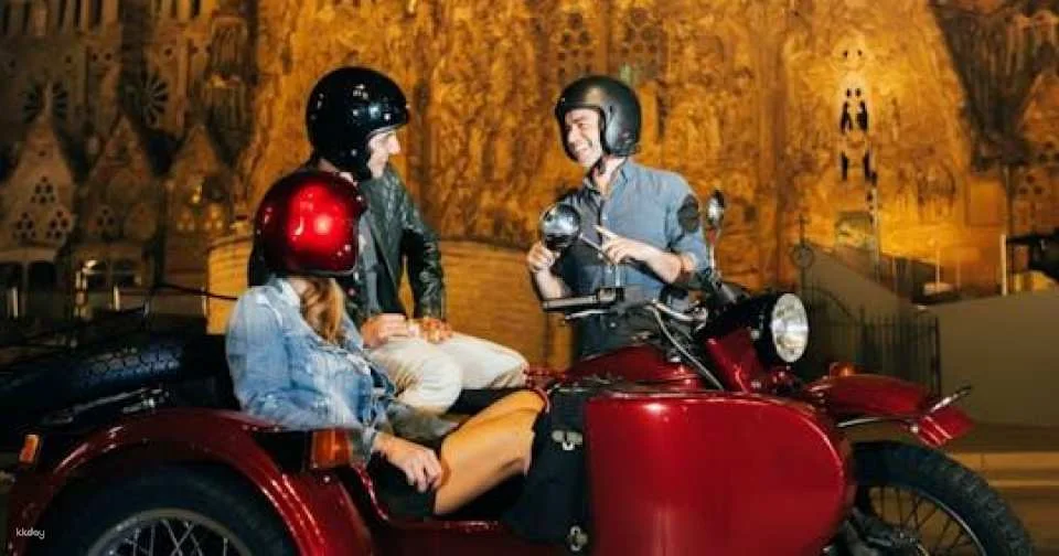 Barcelona sunset tour by sidecar motorcycle with a private guide (602352)