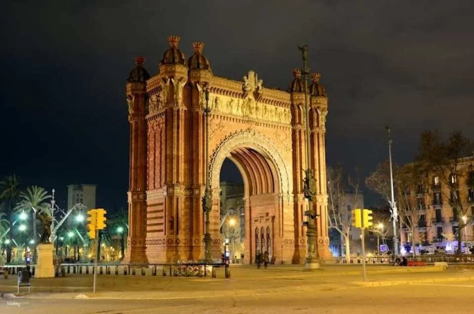 Barcelona sunset tour by sidecar motorcycle with a private guide