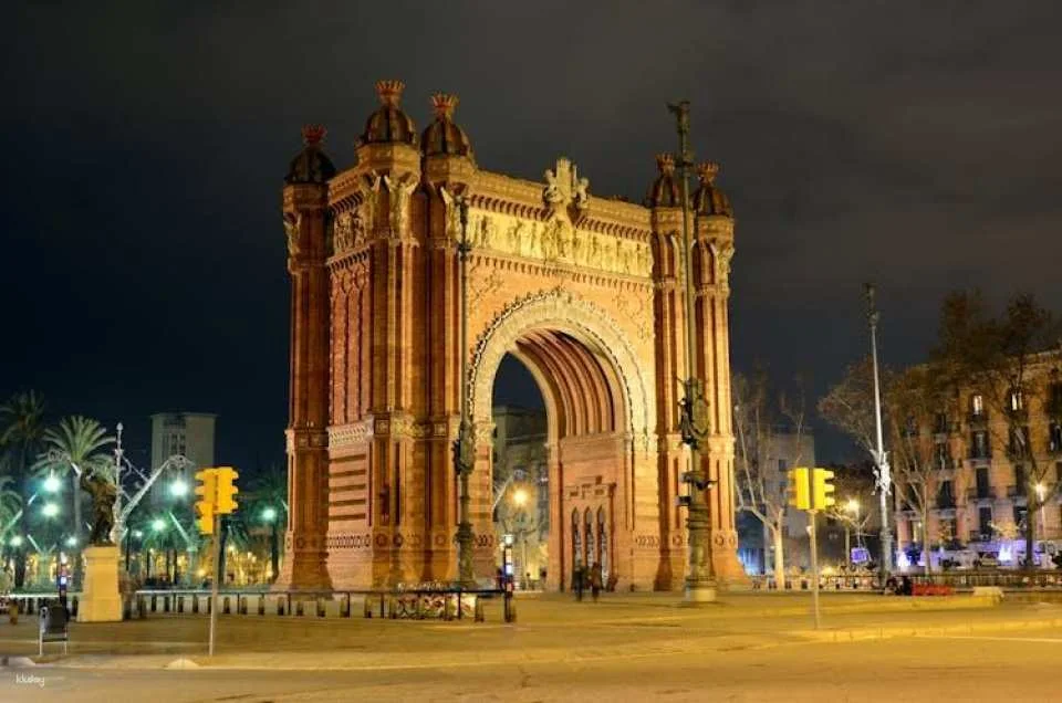 Barcelona sunset tour by sidecar motorcycle with a private guide