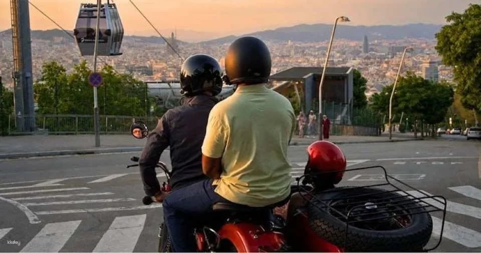 Barcelona sunset tour by sidecar motorcycle with a private guide