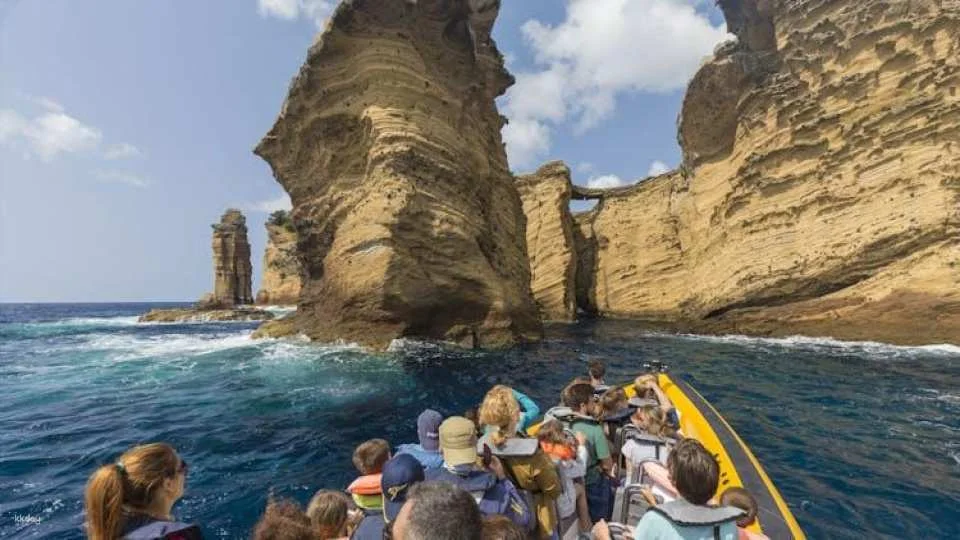 3-hour tour of Vila Franca do Campo's protected nature reserve