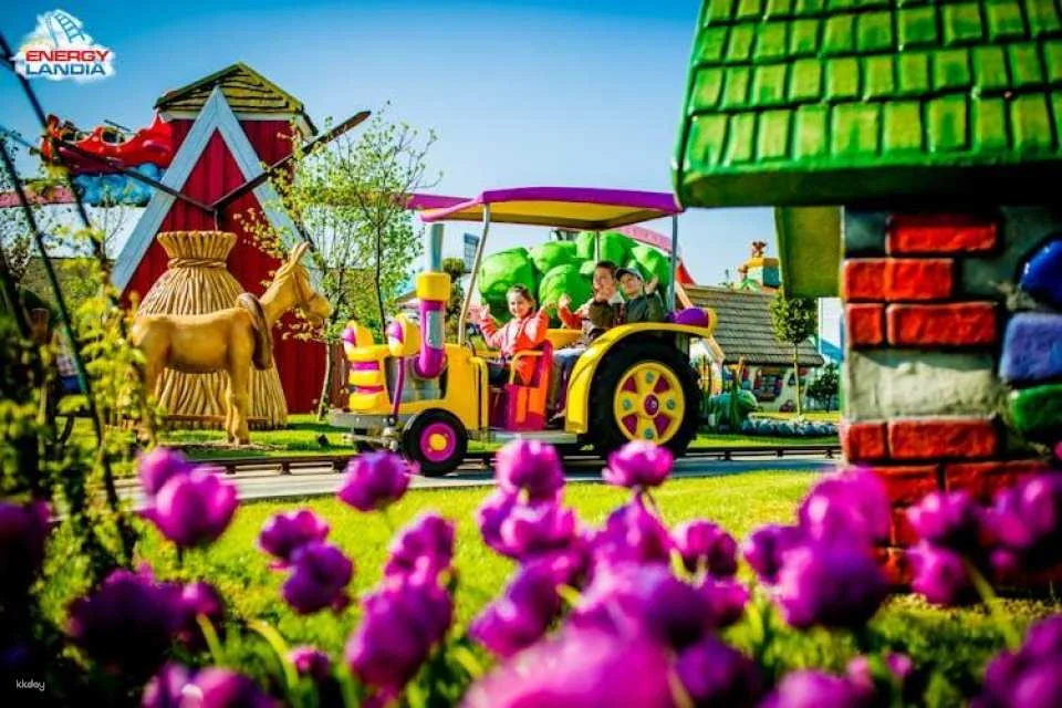 Energylandia entry ticket and roundtrip transportation from Krakow