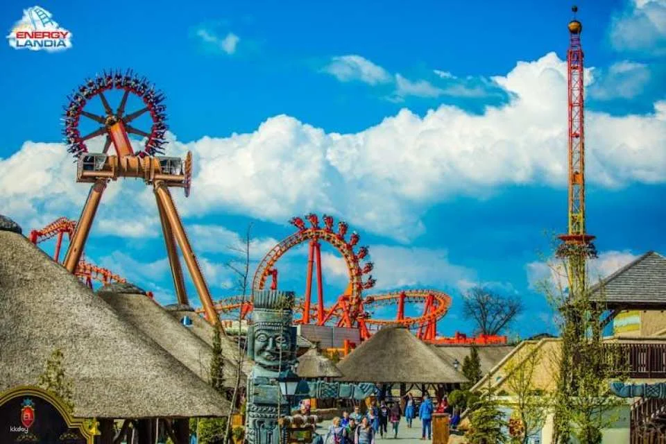 Energylandia entry ticket and roundtrip transportation from Krakow