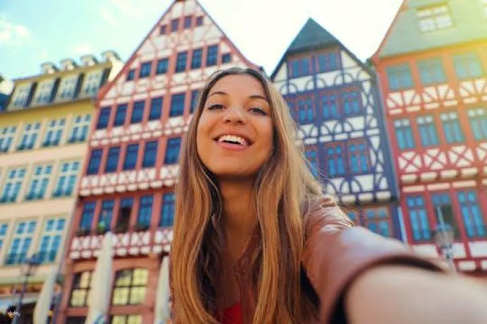 Remarkable architecture of Frankfurt private walking tour