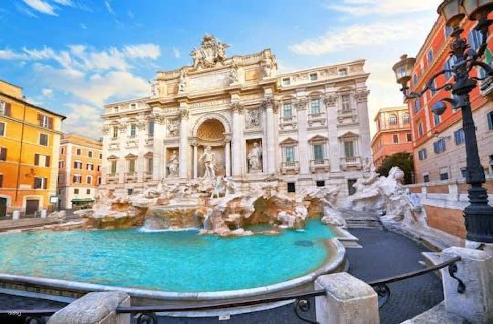Trevi Fountain entrance with panoramic terrace visit