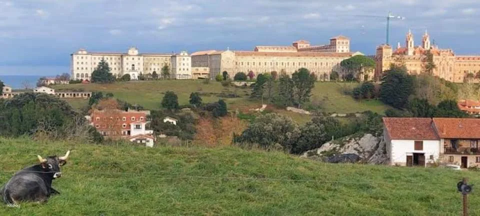 Comillas, Modernism and Gaudí guided tour from Santander