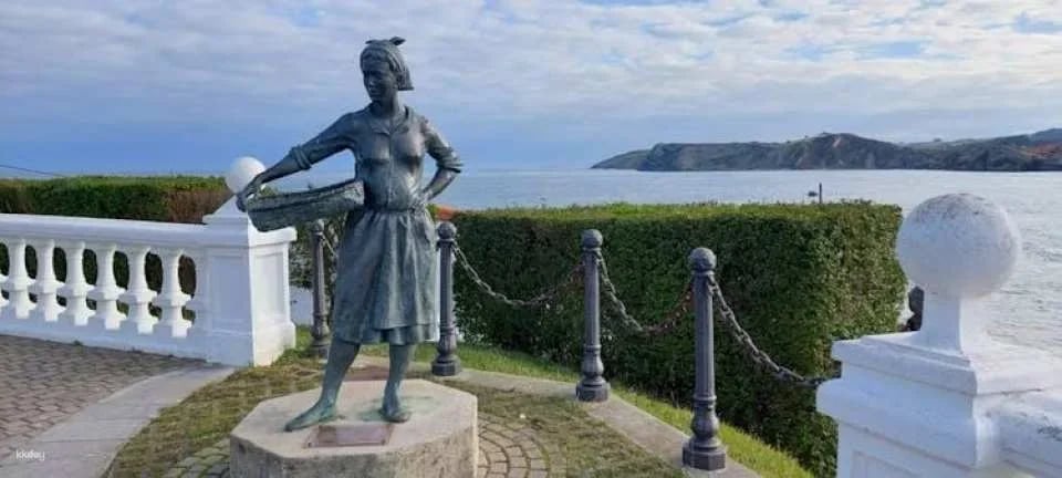 Comillas, Modernism and Gaudí guided tour from Santander