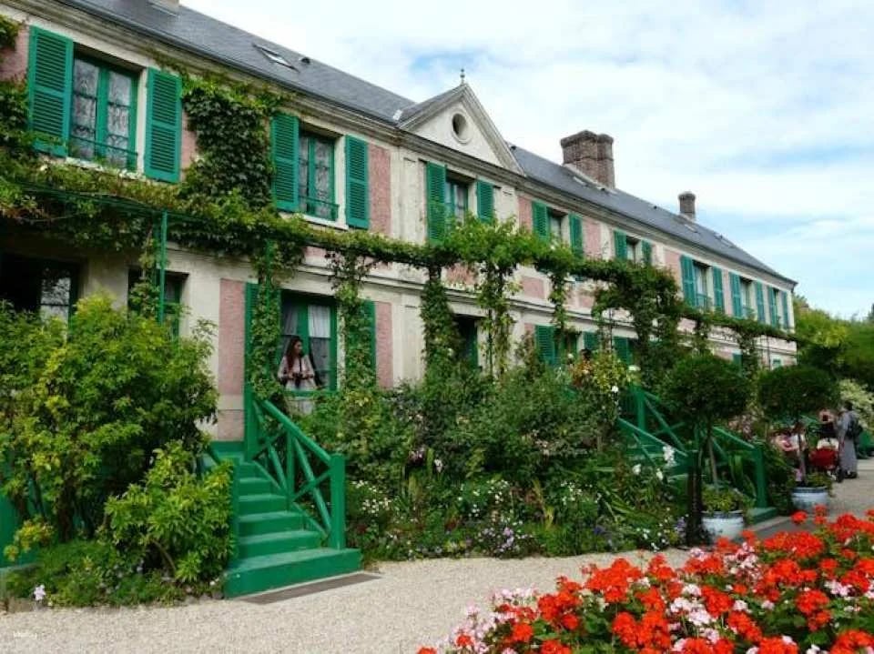 Full-Day Trip to Giverny and Claude Monet's House and Gardens from Paris