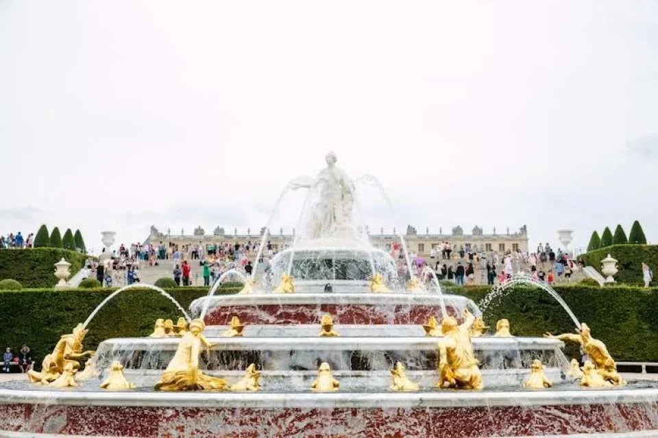 Versailles gardens guided walking tour with self-guided palace visit