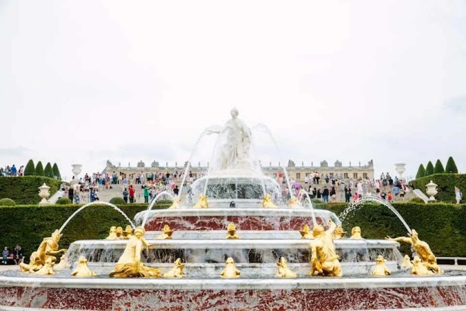 Versailles gardens guided walking tour with self-guided palace visit