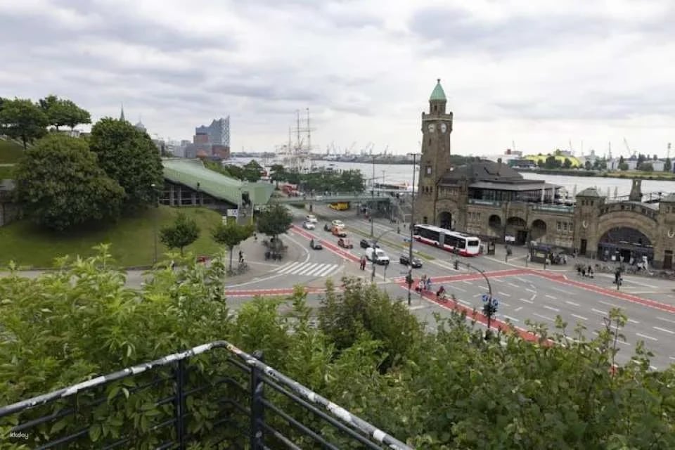 Elbphilharmonie to Hamburger Berg guided tour