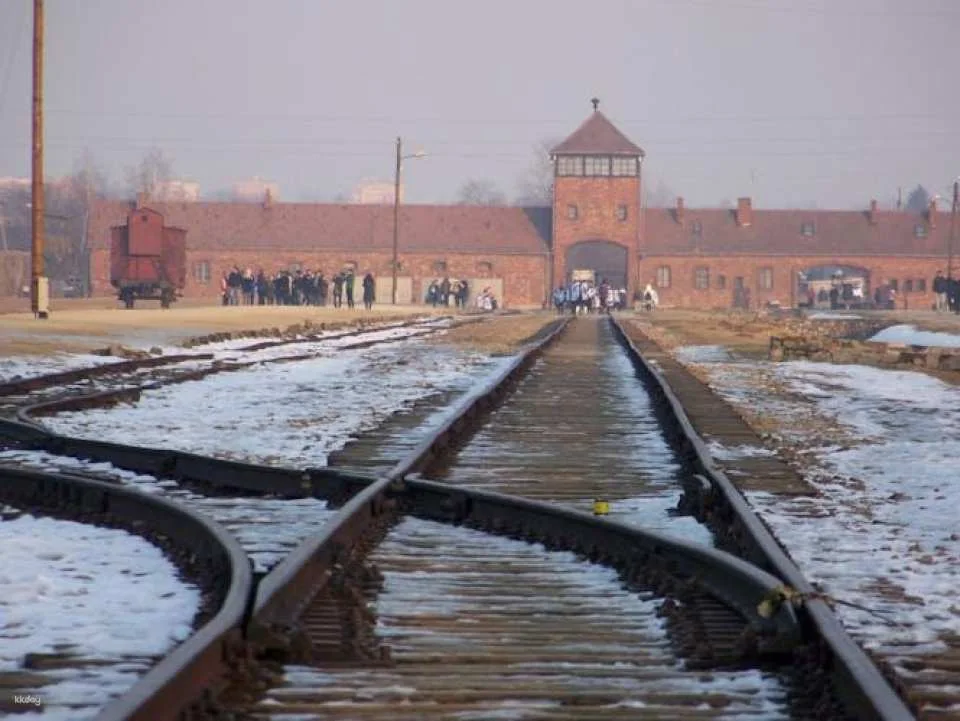 Auschwitz-Birkenau German Guided Tour with Hotel Pick-Up