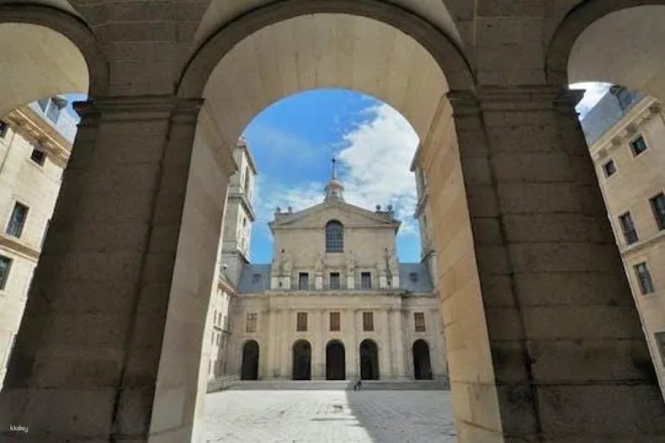 San Lorenzo de El Escorial skip-the-line tickets and guided tour