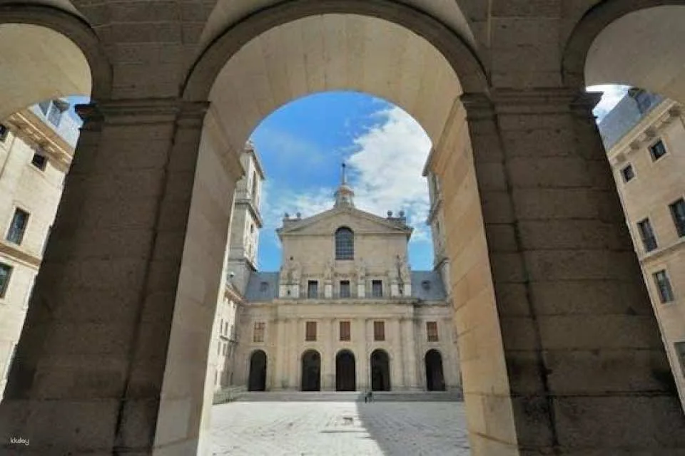 San Lorenzo de El Escorial skip-the-line tickets and guided tour