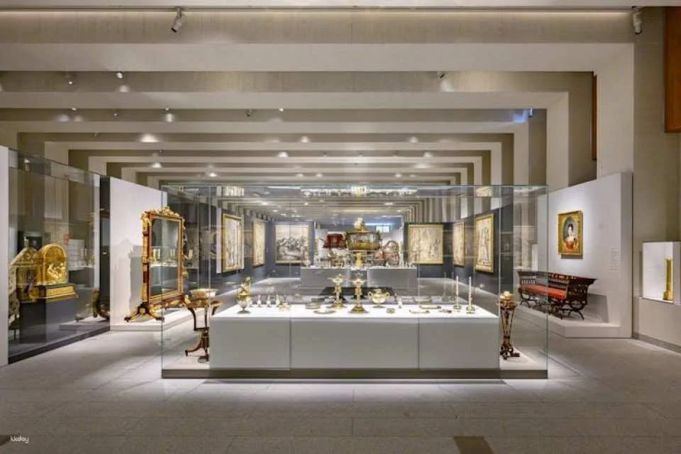 Royal Collections Gallery and Royal Palace Guided Tour in Spanish