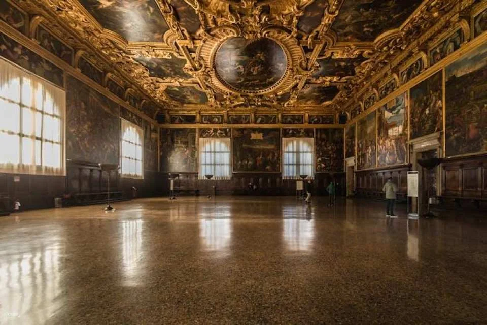 Doge's Palace skip the line ticket and guide-book
