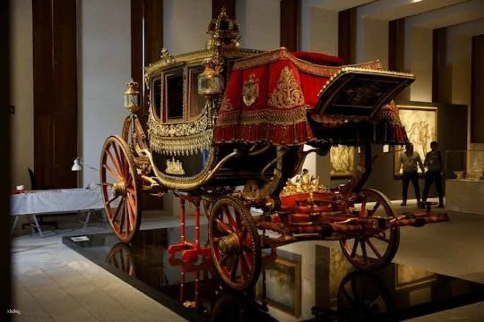 Royal Collections Gallery Tickets and Guided Tour in Spanish