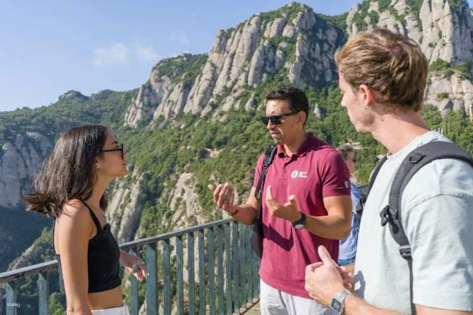 Half-day Montserrat guided tour from Barcelona