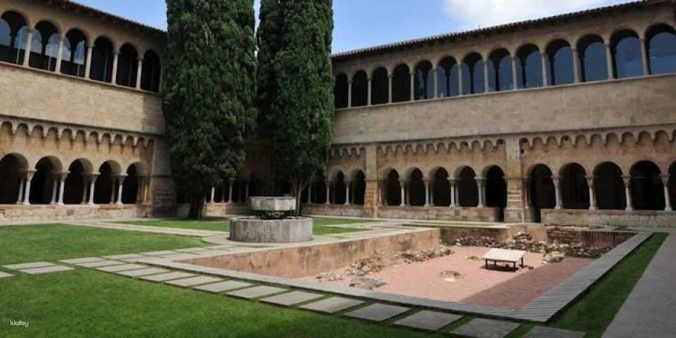 Guided tour of the Monastery of Sant Cugat