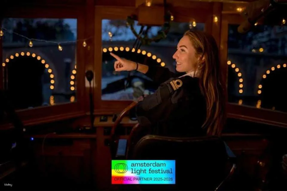 Amsterdam Light Festival canal cruise on a luxury boat with drinks