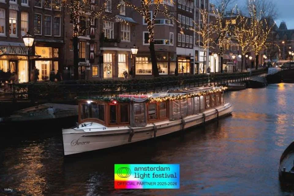 Amsterdam Light Festival canal cruise on a luxury boat with drinks