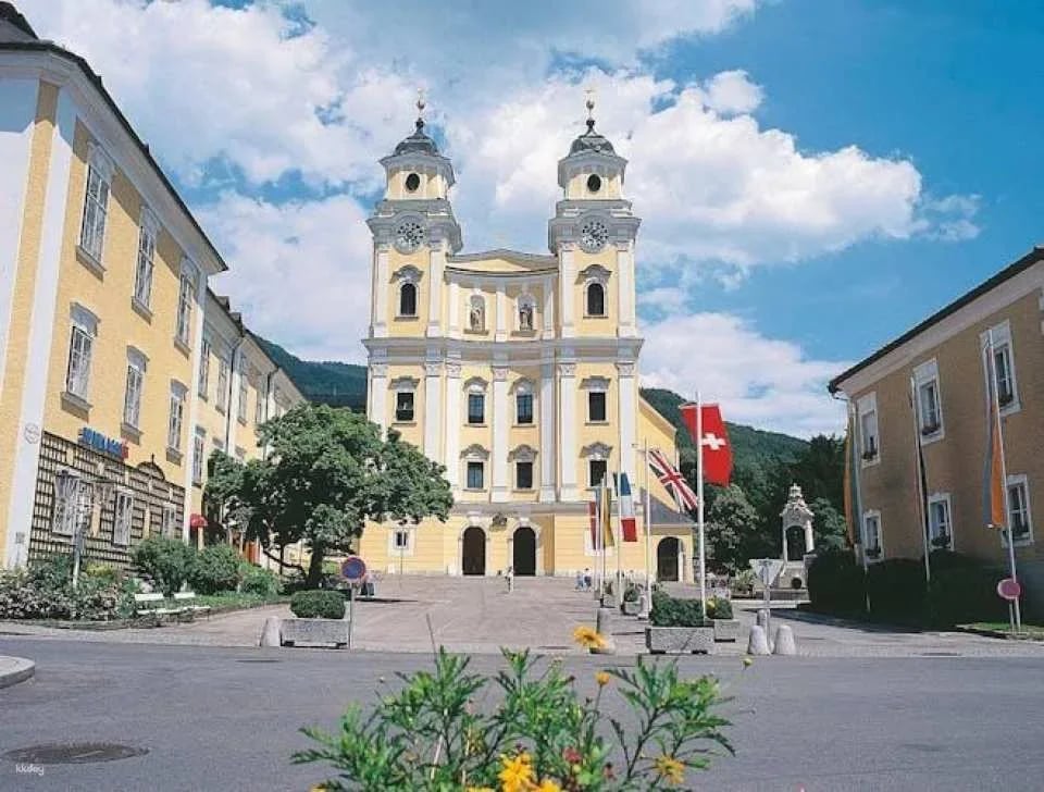 River Cruises Collection: Salzburg City Tour & Mozart's House