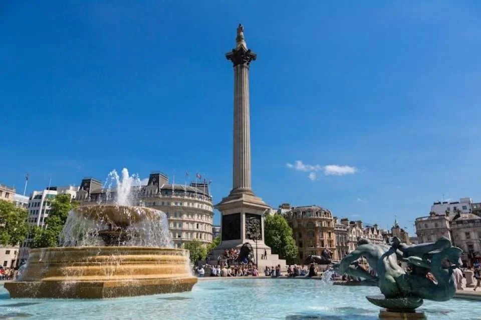 Guided royal walking tour of London with Westminster Abbey ticket