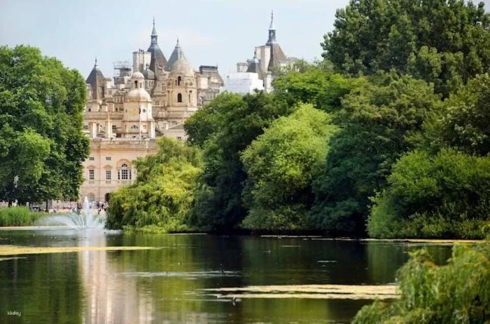 Guided royal walking tour of London with Westminster Abbey ticket