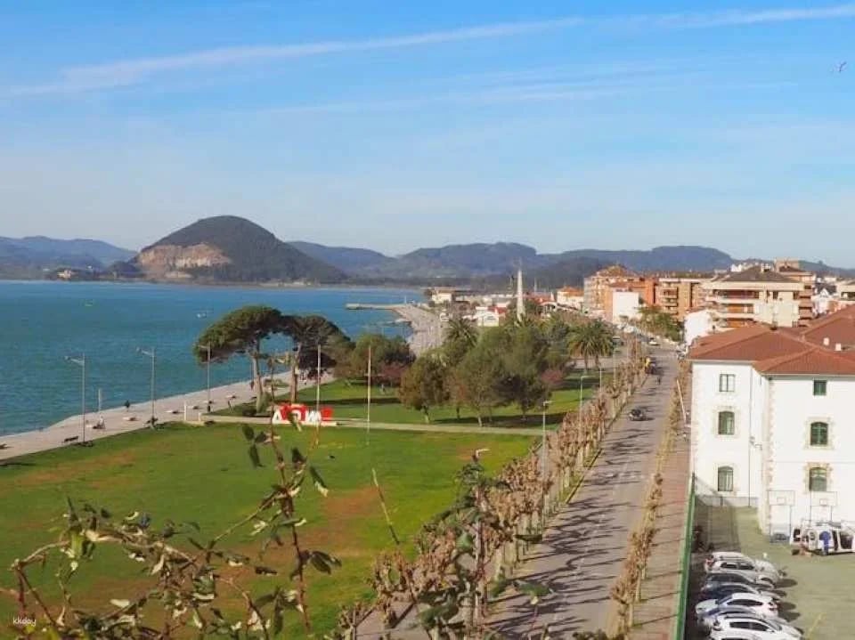Half-Day Santoña and Anchovy Cannery Guided Tour with Boat Trip