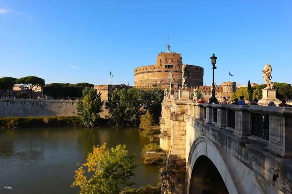 Guided tour of Castel Sant'Angelo with local guide and terrace views