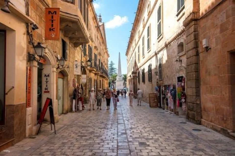Ciutadella walking tour with shopping, El Toro visit and Casa Olivar (603240)