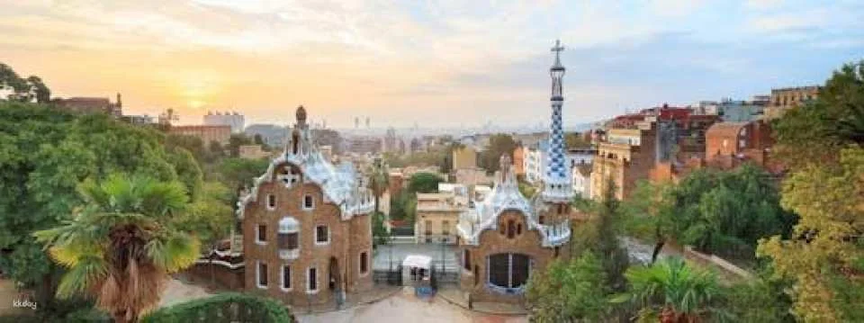 Fast-track access to Park Güell with guided tour