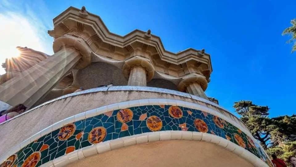 Fast-track access to Park Güell with guided tour