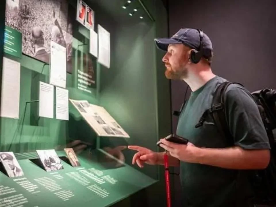Big Ben, Churchill War Rooms, and Buckingham Palace tickets and guided tour