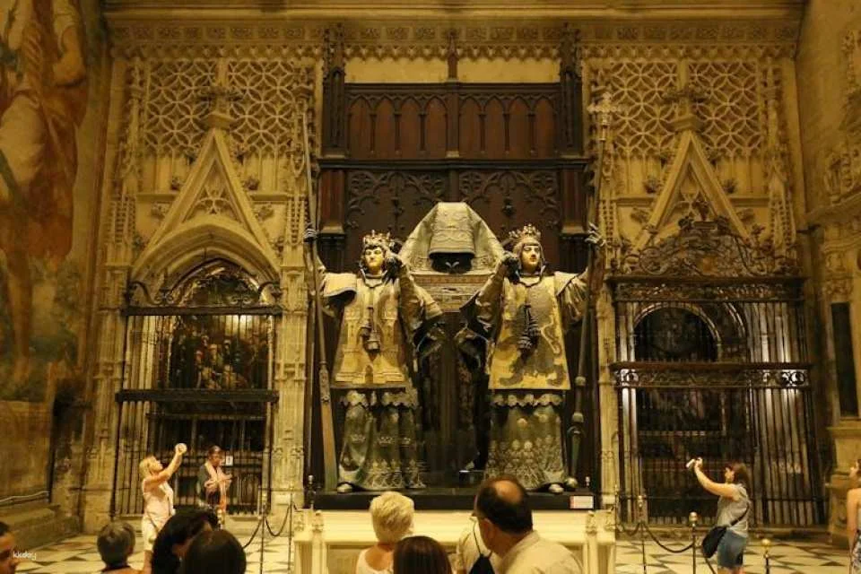Sevilla Cathedral guided tour with priority access tickets
