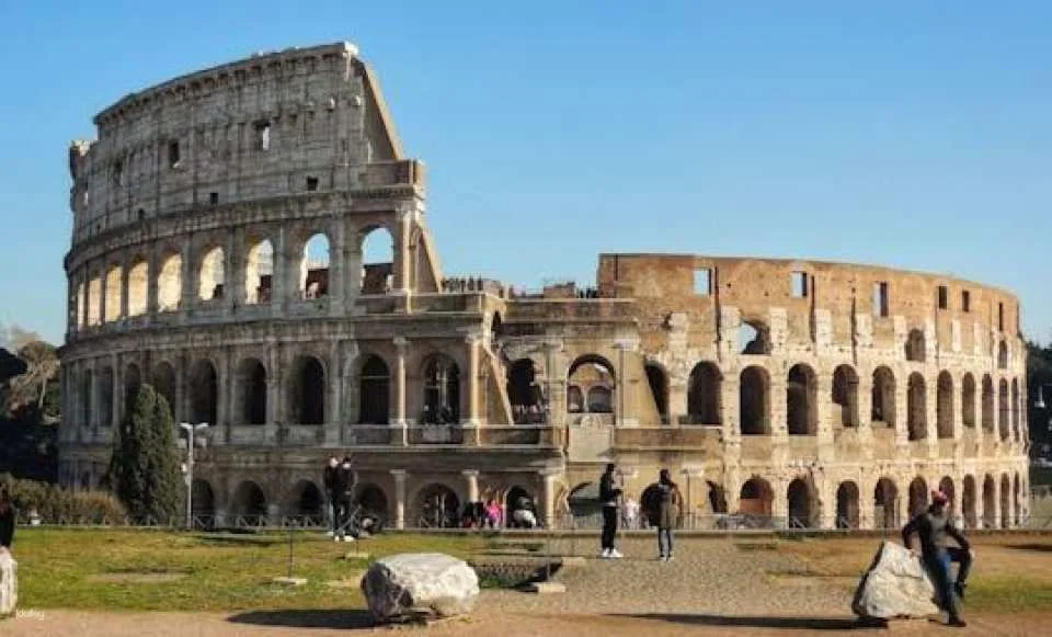 Colosseum semi-private tour with Roman Forum and Palatine Hill