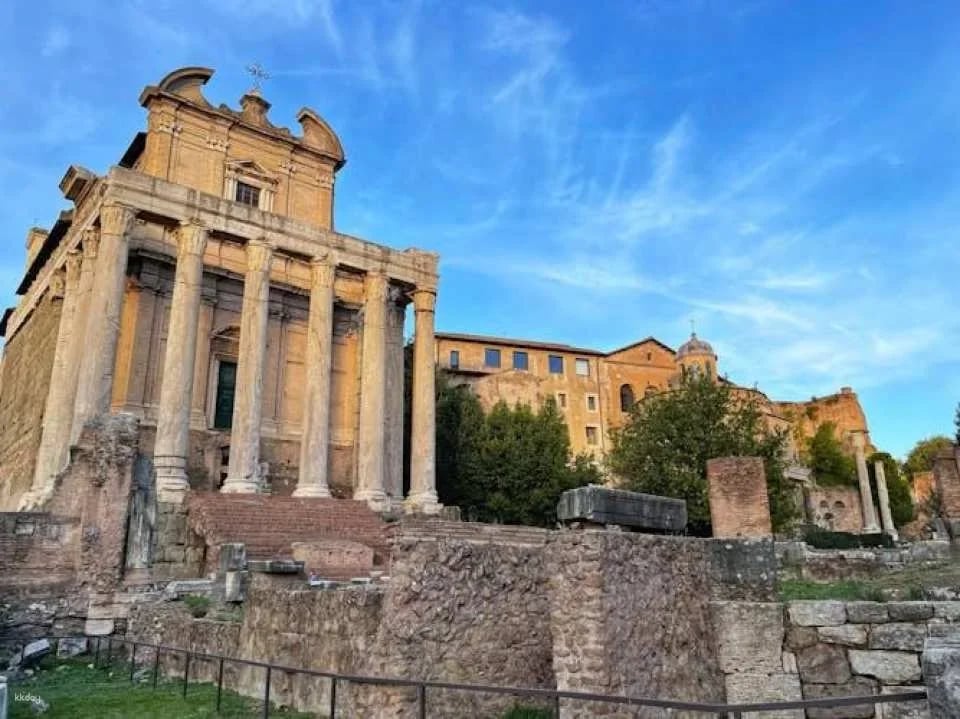 Colosseum semi-private tour with Roman Forum and Palatine Hill