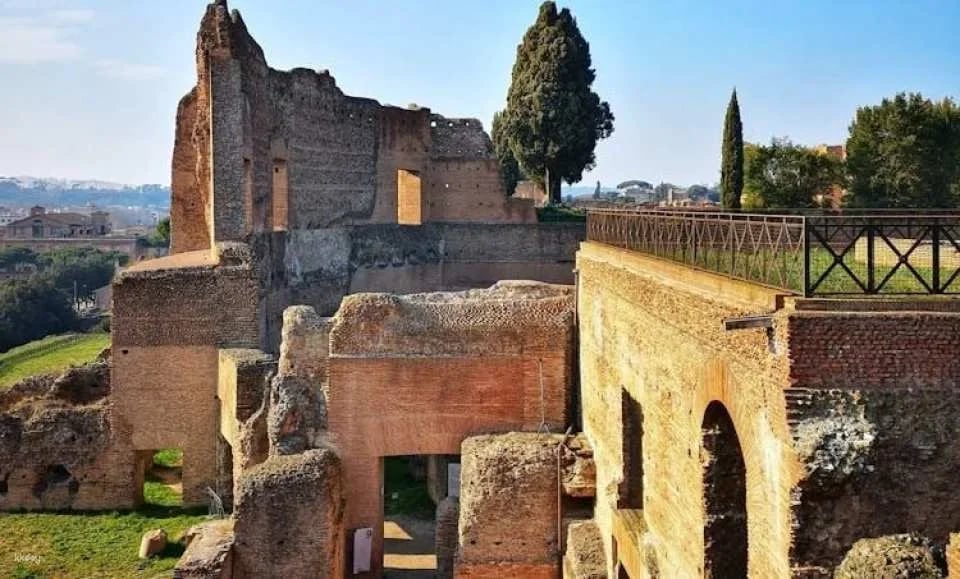 Colosseum semi-private tour with Roman Forum and Palatine Hill
