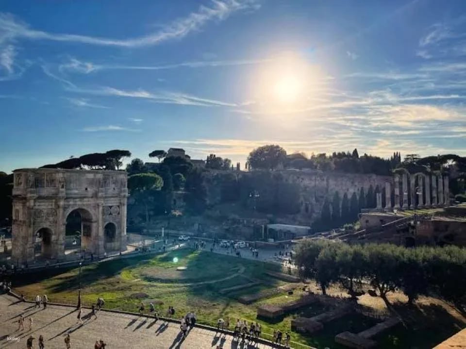 Colosseum semi-private tour with Roman Forum and Palatine Hill