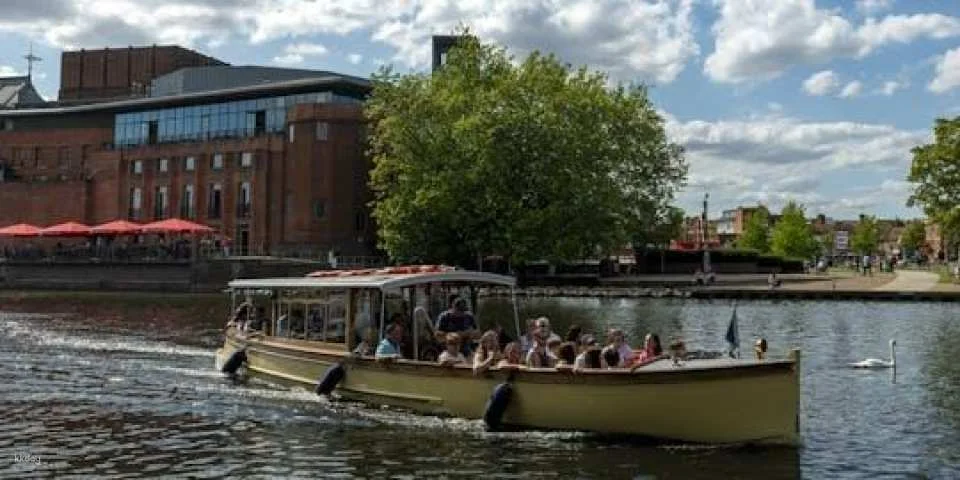 Stratford-upon-Avon river cruise with city audio tour